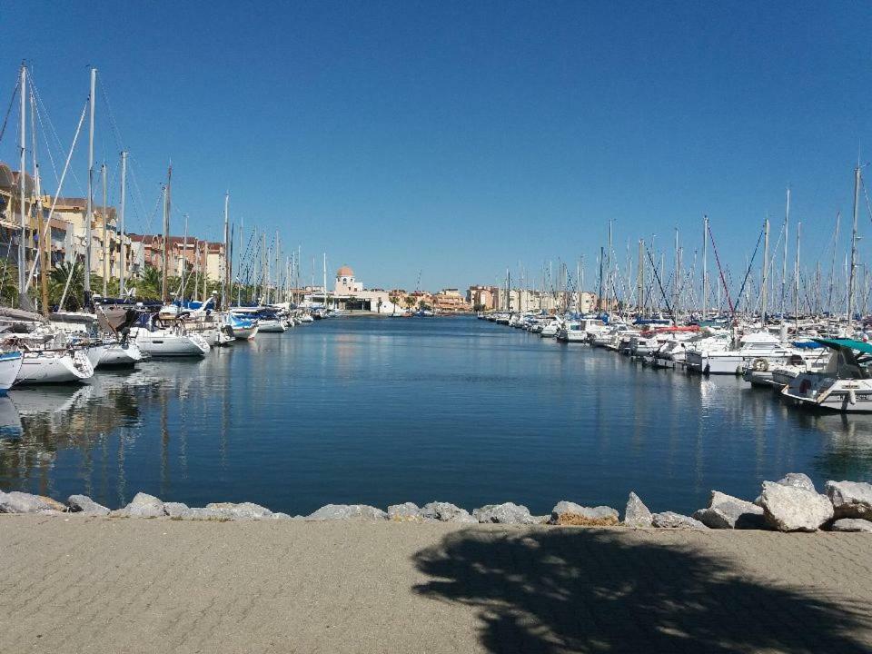 T2 Sur Le Port Avec Parking Apartment Gruissan Luaran gambar